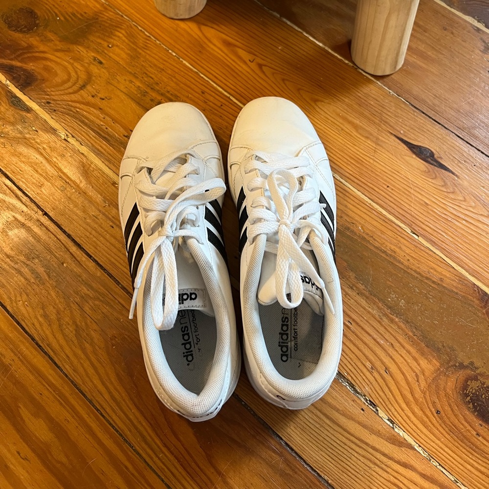Adidas Sneakers